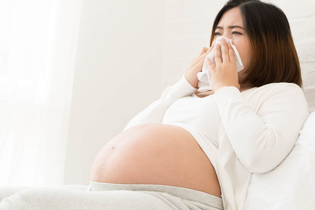 Mẹ bầu dễ mắc những bệnh gì lúc giao mùa?