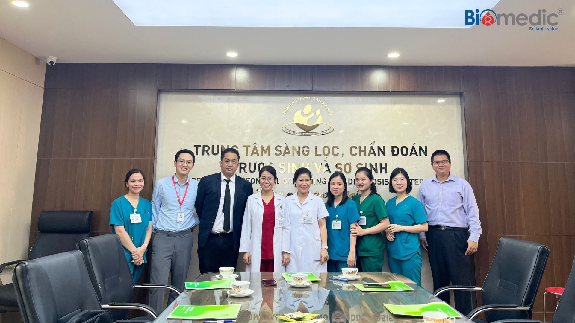 Chuyên gia Vitrolife làm việc với Biomedic và khách hàng tại Việt Nam